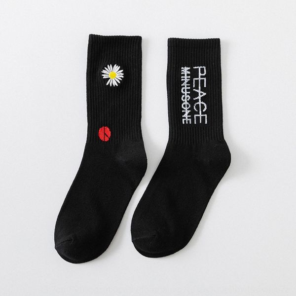 

gd quanzhilong the same daisy medium socks medium men's korean ins embroidered floret cotton peace street mid tube socks jnwit, Black