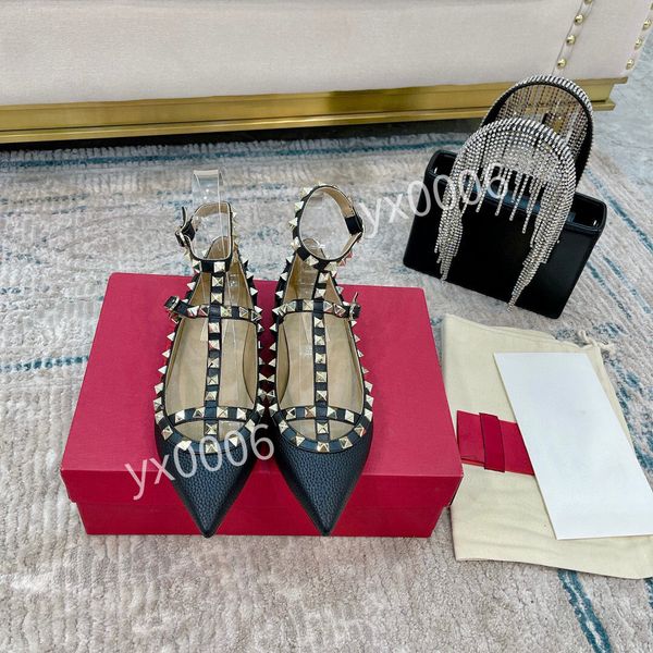

2022 famous designer brands spikes sneakers high red bottom shoes luxury man rivets skateboard casual walking shoes party wedding yh211213, Red;white