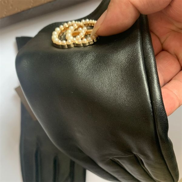 

fashion women leather with black touchable glove good quality five finger winter ski gloves