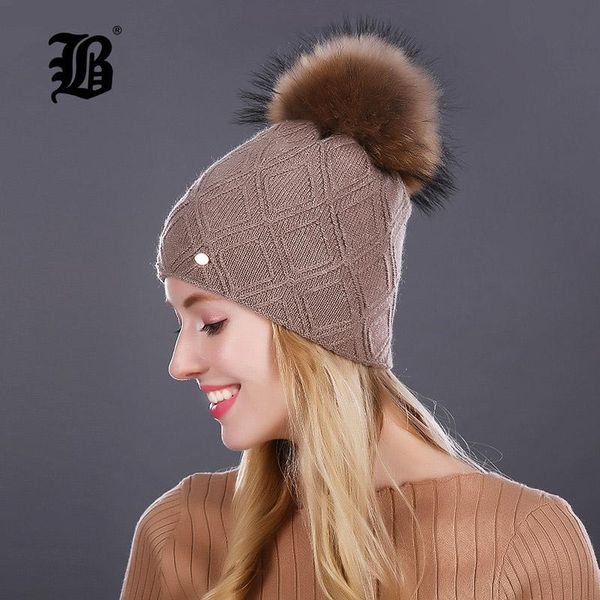 

flb] beanie для женской зимних помпонных меховых шапок шелкового decor hat женских шерстяных трикотажных теплые шапки 2018 skullies шапочка, Black;white