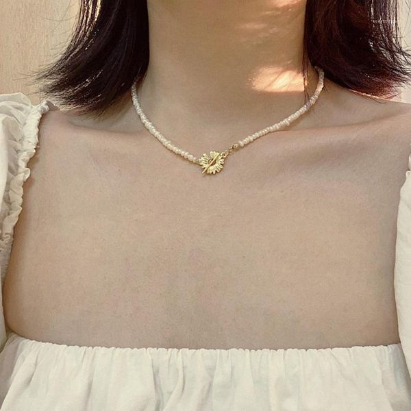 

fashion elegant exquisite gold daisy natural pearl clavicle chain necklace new design baroque pearl bracelet women jewelry gift1, Golden;silver