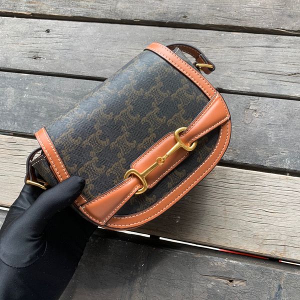 

new style arc de triomphe saddle bag and horse shackle