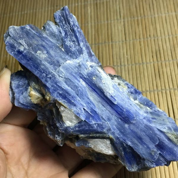 Seltener blauer Kristall, natürlicher Kyanit, rauer Edelstein, Mineralexemplar, Heilung 201125