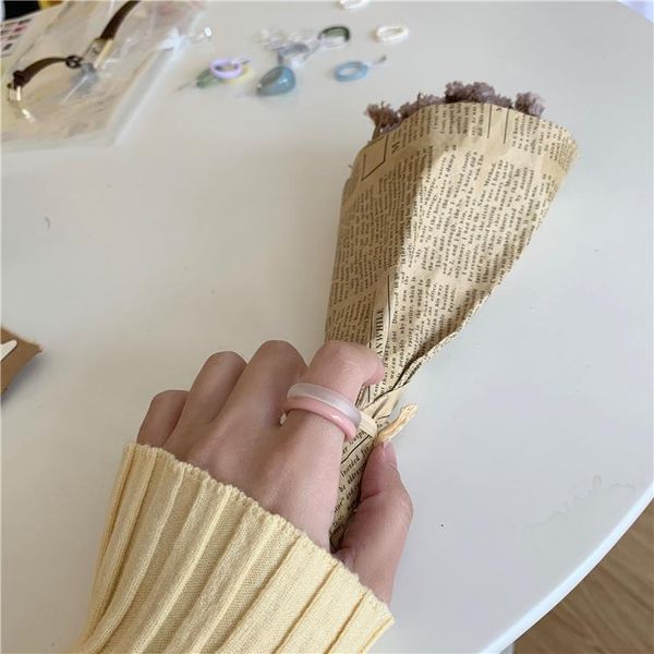 

aomu 1шт корея урожай прозрачной смола кольцо chic красочной акриловая геометрические нерегулярное кольцо для женщин ювелирных изделий sqcuh, Silver