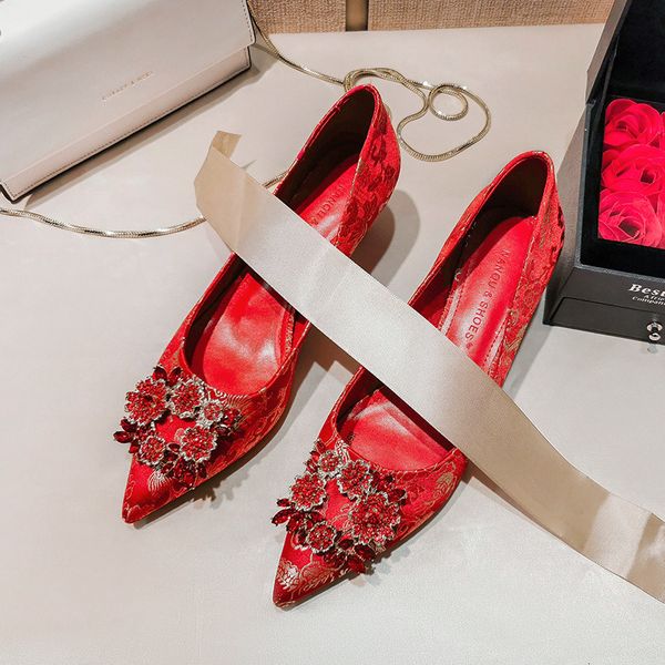 

red wedding women 2020 new chinese style high heeled slim low heels silk xiuhe dress bridal shoes