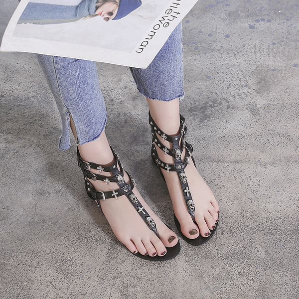 

2021 new mode female national wind clip metal rivets bohemian style sandals t-strap narrow strip beach flat white black shoes jzko