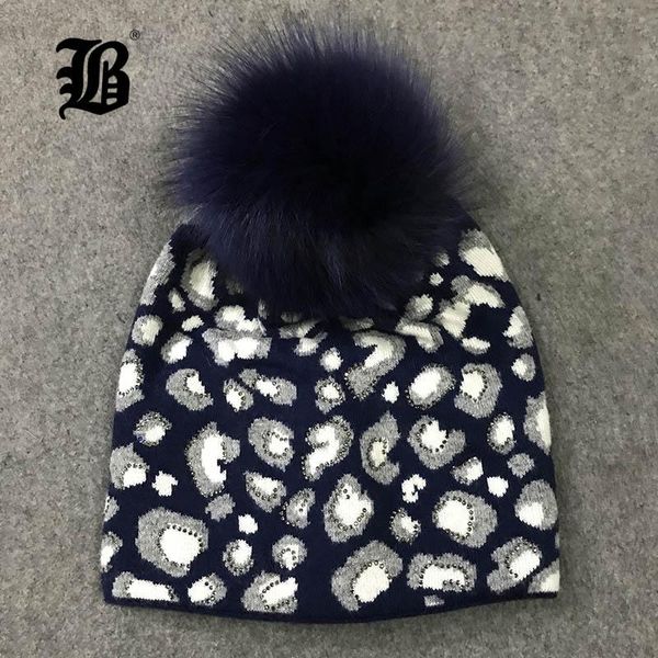 

flb] енот шерсть real fox fur pom poms hat женская женщина теплая вязаная повседневной высокого качество зимних шапки skullies шапочка bbyc, Black;white