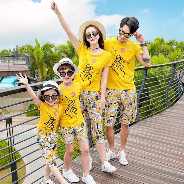 

family outfits clothing summer mother girl father boy cotton t shirts & pants 2pcs/sets family look yellow y200713, Blue