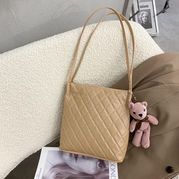 

bag women 2021 one shoulder handbag large capacity rhombic tote bag