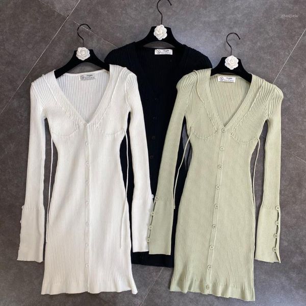 

2020v-neck buttoned long-sleeved tie-drawing design sense of body thin knitted dress 10111, Black;gray