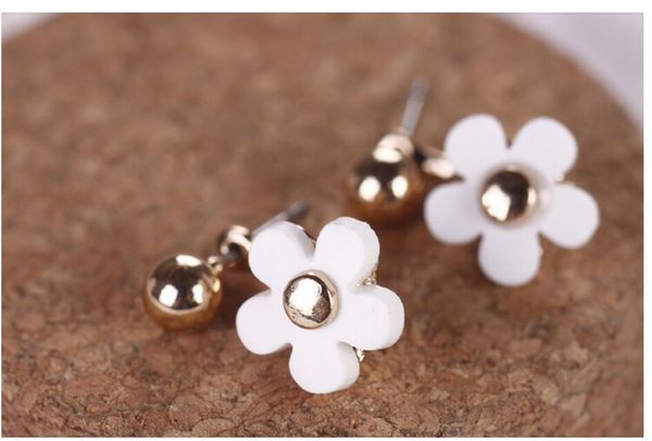 

2020 the new type of black and white flower earrings with dual use of five-leaf flowers 244, Golden;silver