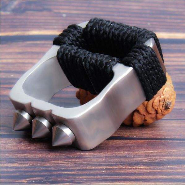 

stainless steel finger tiger self-defense window breaking tool hand buckle tungsten steel head fighting self-defense iron fist two fingers