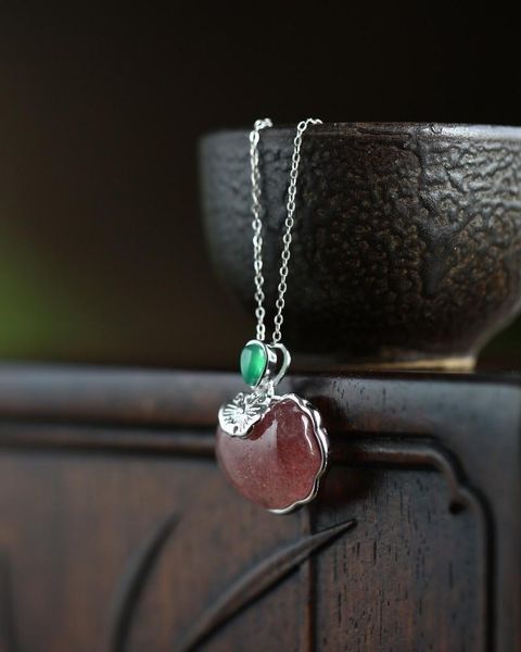 

Women's jewelry 2019 early summer new fashion strawberry crystal wishful pendant sterling silver fine classicTOO