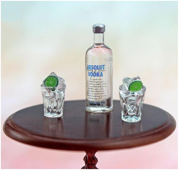 

1/12 кулонные домики миниатюрные аксессуары мини-смола водка бутылка для бутылки бокал для симуляции модель фото игрушка для кукольного дома