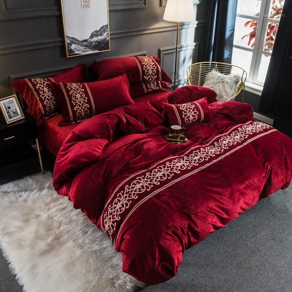 

luxury red purple green gray blue pink winter fleece fabric lace embroidery bedding set flannel duvet cover bed sheet pillowcase1