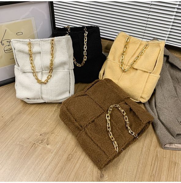 

womens thick chain large tote bag fashion new soft plush womens handbag high capacity travel shoulder bags
