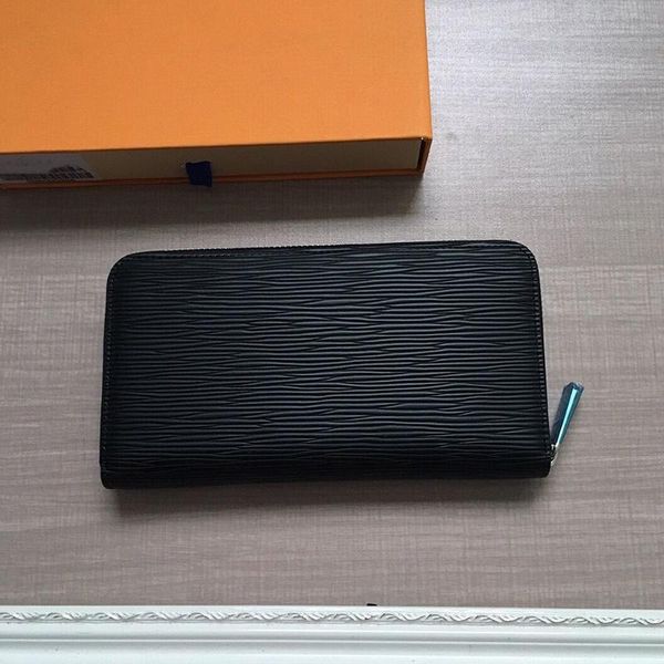 

2021 women luxurys designers flowers patent leather letters wristlet round cakes banquet shoulder bags women purse designer wallet