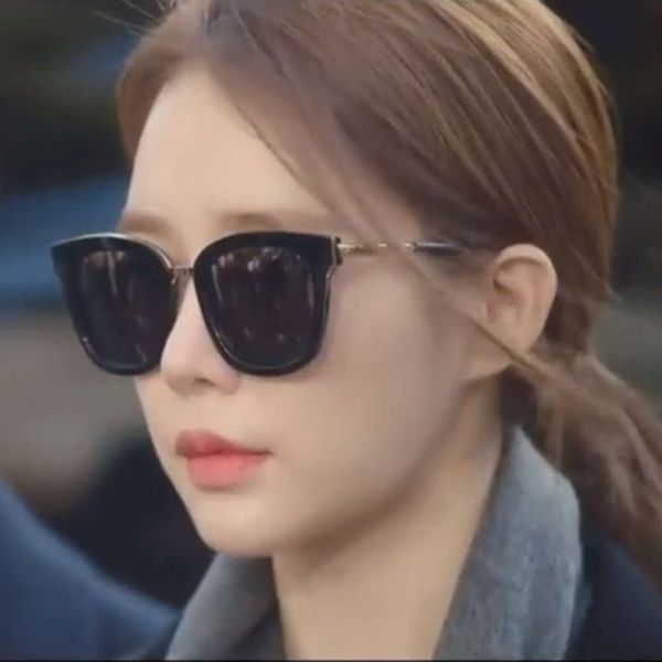

new korean female star same 2020 gm sunglasses anti ultraviolet polarized sunglasses women's fashionable driving glasses, White;black