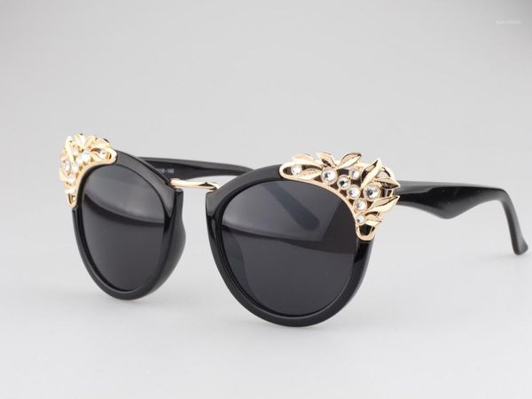 

2020 cateyes sunglasses pionts women floral rhinestone jewelry sun glasses shades european style glasses feminino1, White;black