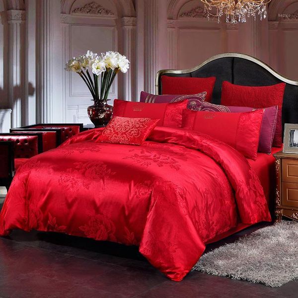 

bedding sets luxury 4pcs jacquard /king size embroidery bed set duvet cover sheet pillow case wedding bedclothes1