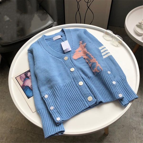 

autumn 2020 new blue giraffe all-match thin twist single-breasted knitted round neck sweater cardigan small jacket, White;black