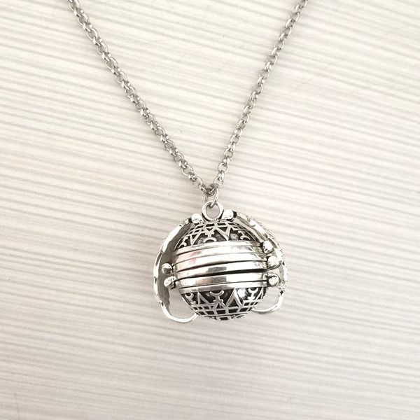 

fashion openable pendant p wings necklace multi-layer p locket p box aromatherapy pendant with chain fashion design, Silver