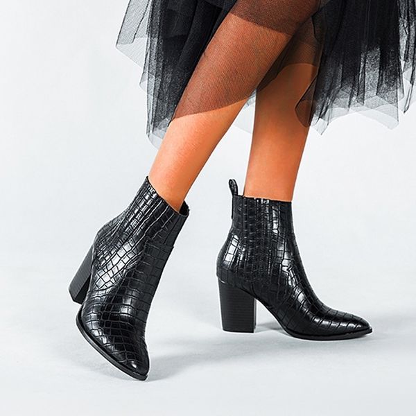 

motorcycle western cowboy boots women crocodile pattern leather short cossacks high heels cowgirl booties ankle botas shoes y200115, Black