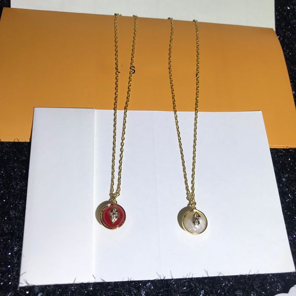 

2021 luxury jewelry designer necklace classic brand letter flower round pendant necklace wholesale price, Golden;silver