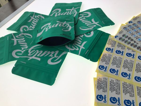 

runtz label runtz touch green mylar hologram 3.5g childproof back skin 3.5gram and packing california bags bag cookies matt 8th sf pa wmtrmc