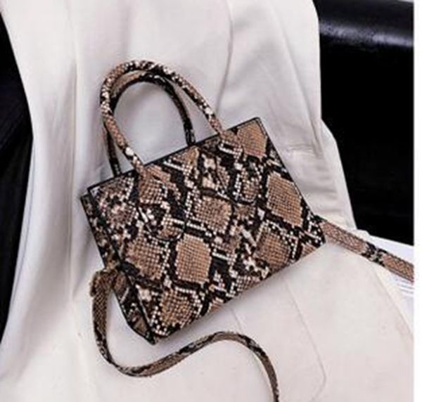 

zz2 fashion brand bag designer brand leather bucket bag women's shoulder bag retro printing messenger wallet s021f