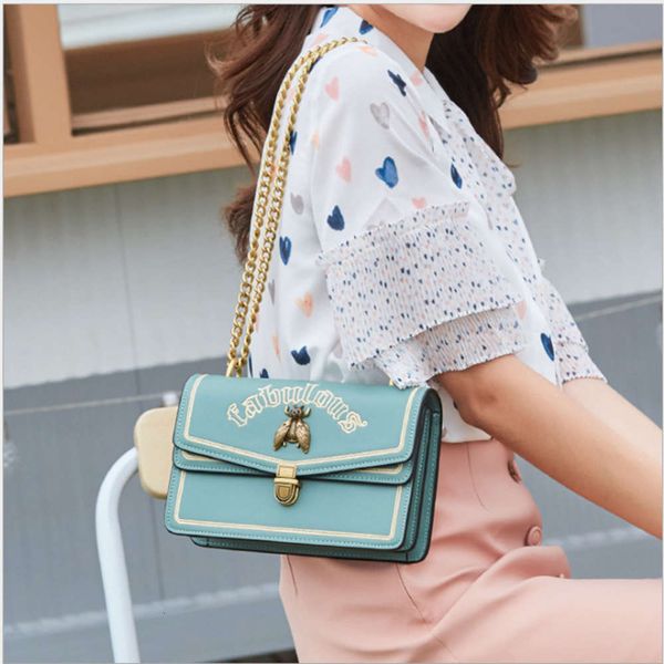 

luxurys designers spring and summer 2021 new fashion korean versatile messenger chain single shoulder embroidered bee small square bag