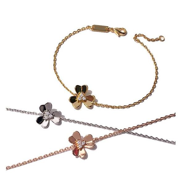 

Hot sale bracelet jewelry exquisite fashion wild personality four-leaf flower smooth face to send a gift of love 2020 new, Golden;silver