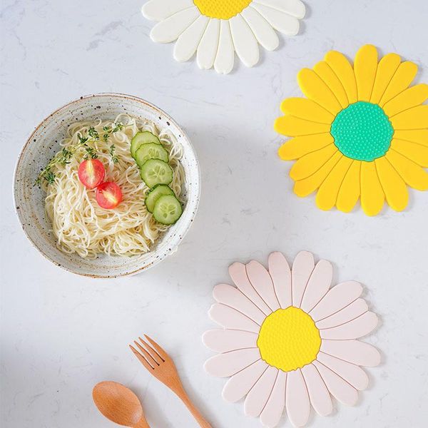 

25# flower shape antislip placemat heat resistant pot holders kitchen pads pot holder table placemat kitchen accessories