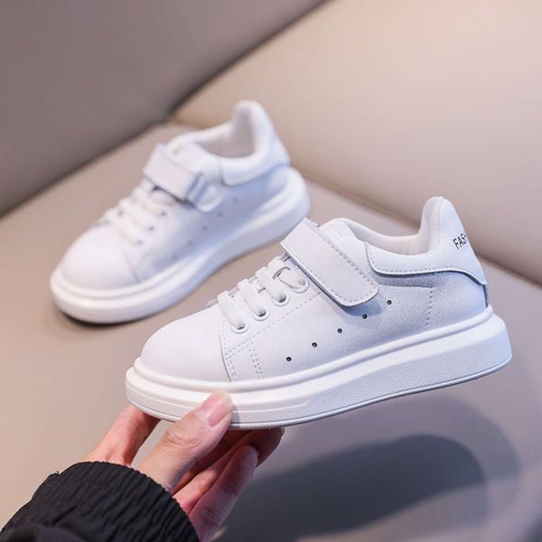 

genuine 2021 spring leather children's mcqueen small white girls' colorful board boys' casual soft soled student sho, Black;red