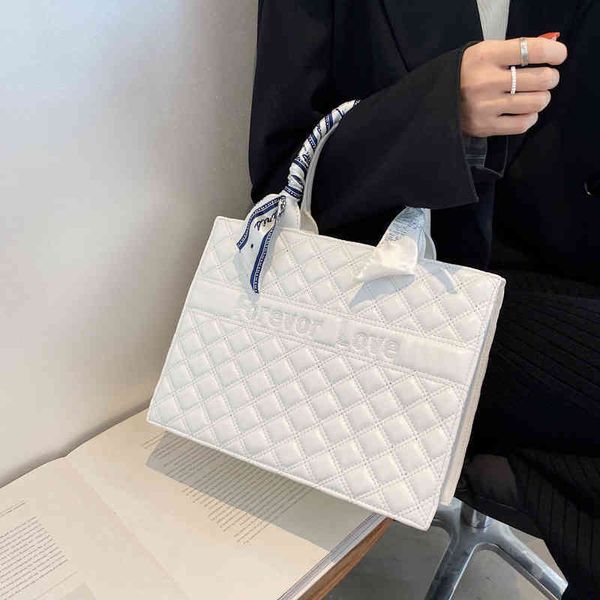 

2022 factory wholesale large capacity spring and summer lingge women's trendy net red fashion handbag versatile ins tote bag