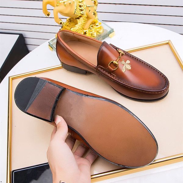 

men luxury dress italian leather shoes slip on fashion designers men leather moccasin glitter formal male shoes pointed toe shoes for men, Black