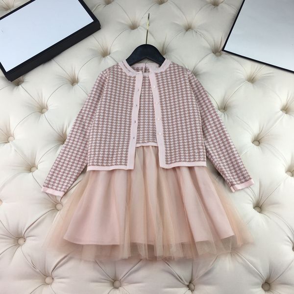 

2021 new spring and autumn luxury design imported wool warm cardigan sleeveless dress super classic fashion girl suit ing, White