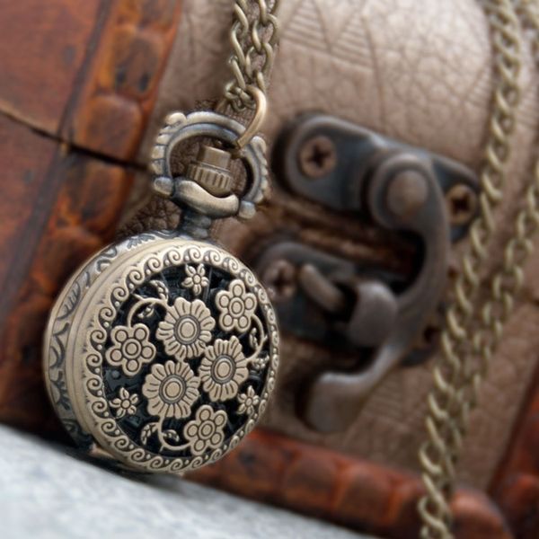 

new small three flower pocket watch quartz movement 27mm necklace vintage accessories wholesale korean sweater chain fashion hanging watch, Slivery;golden
