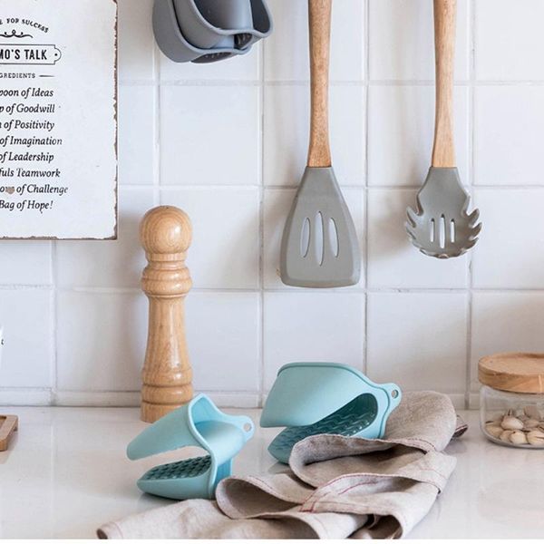 

4pcs silicone kitchen organizer insulated heat pot clips microwave oven gloves plate clip thicken kitchen accesso wmtuoi bdesybag