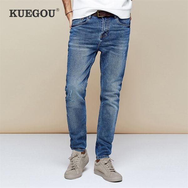 KUEGOU Baumwolle Spandex Herren Jeans Winter Männliche südkoreanische Art und Weise dünne Bleistifthosen Männer Joker Blue Jeans KK-2958 201111