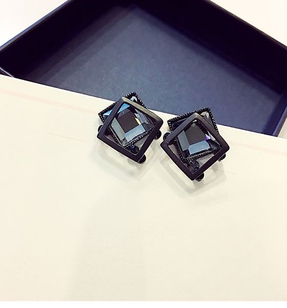 

2021 new arrival fashion earrings geometric metal women classic stud earrings simple creative earrings new style for female jewelry, Golden;silver