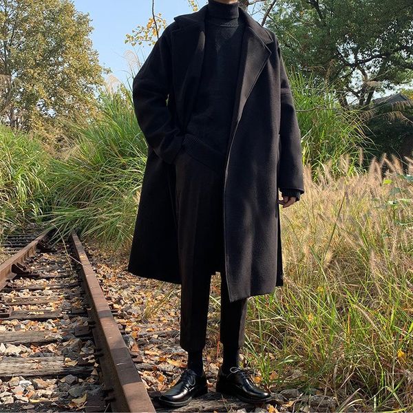 

physical store show long woolen overcoat solid color fashion loose version of woolen trench coat coat men's wear, Black