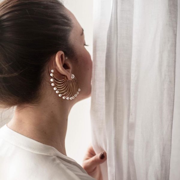 

des boucles d'oreilles fashion exaggerated earrings bundy nightclub style earring temperament pearl fan-shaped single ear hanging new m, Silver