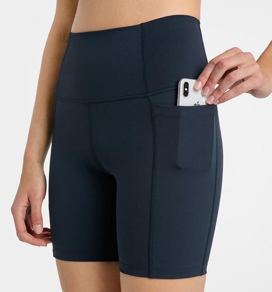 Frühling und Sommer neue Multi-Panel-Seitentasche Sport-Viertelhose Damen hohe Taille Hüftheben elastische enge Fitness-Yoga-Shorts