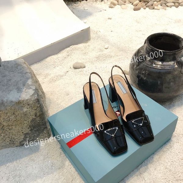 

2021the new slides summer slippers beach indoor flat g sandals slippers house flip flops with spike sandal dx200815, Black