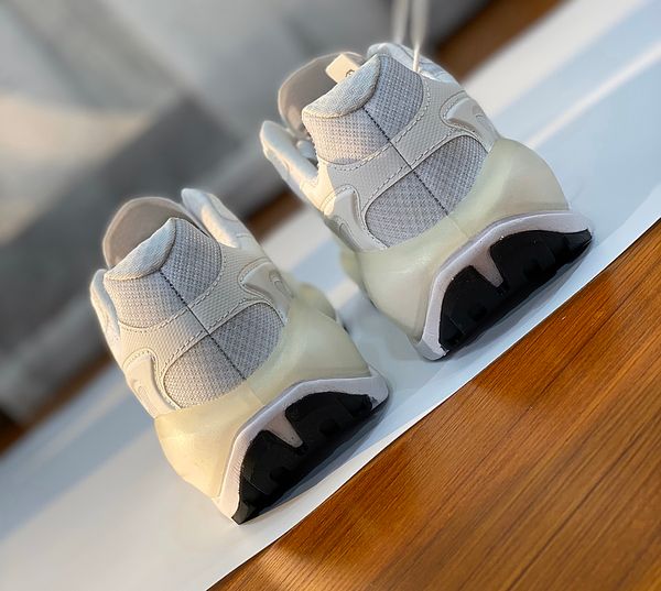 

designer react men running shoes for women bauhaus metalic gold optical triple black white breathable women sports sneakers 36-45, White;red