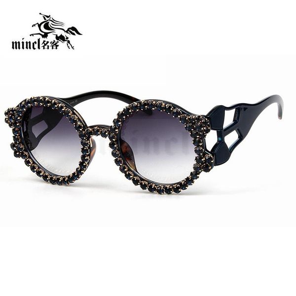 

new fashion brand cat sunglasses women ladies oversized diamond frame outdoor mirror sun glasses for female uv400 fml, White;black