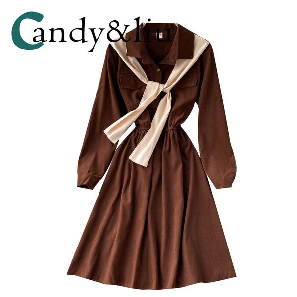 

a small group of people knocked on a fake shawl wearing two new autumn skirts, which were less colorful than the character of north korean, Black;gray