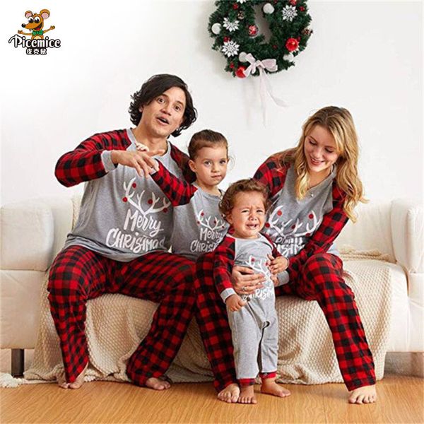 

christmas family matching clothes outfits mother daughter dad son baby kids elk print plaid suit for family home pajamas set lj201111, Blue