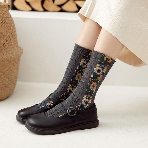 

5 pairs japanese harajuku kawaii socks women with flowers autumn winter funny socks cotton for ladies 1103011, Black;white